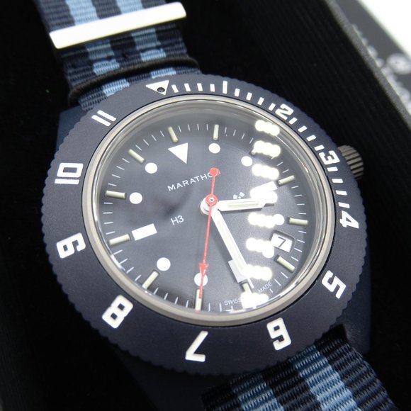 Marathon Watch Company x J.Crew Pilot's Navigator with Date Watch Navy Blue - Picture 5 of 15